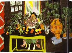 Matisse Canvas Paintings - Interior with Etruscan Vase by Henri Matisse